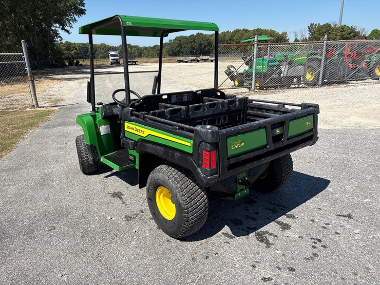 john-deere-gator-image-11