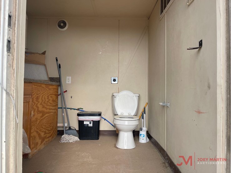 t/a-12'-bathroom/shower-trailer-image-19