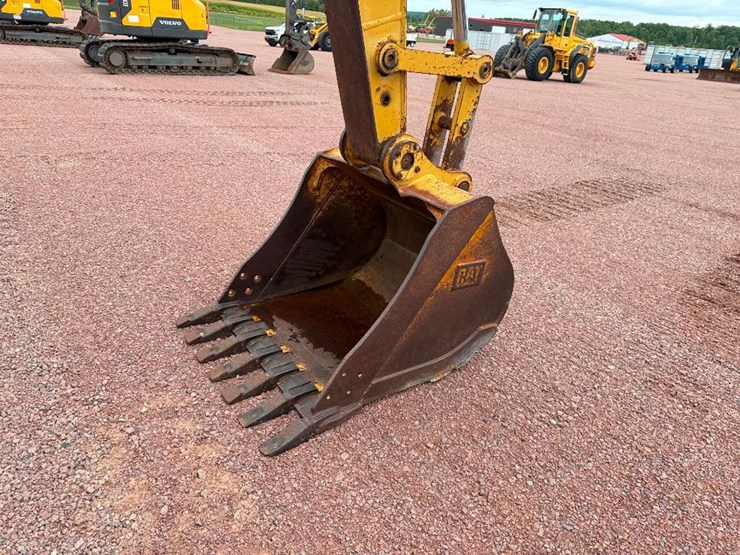 2004-caterpillar-314c-image-30