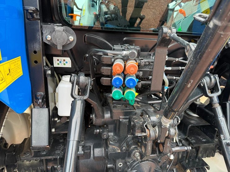 new-holland-workmaster-95-image-37
