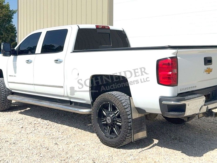 2015-chevrolet-2500hd-image-6