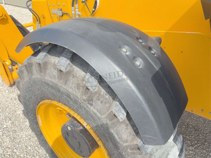 2019-jcb-540-140-image-76