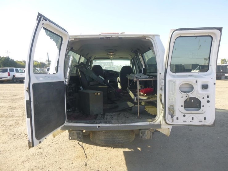 2008-ford-e350-image-23