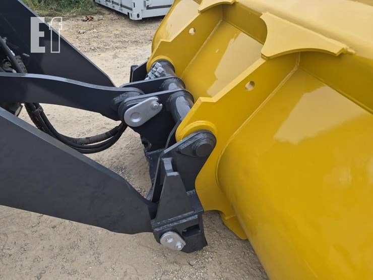 2015-deere-544k-image-15