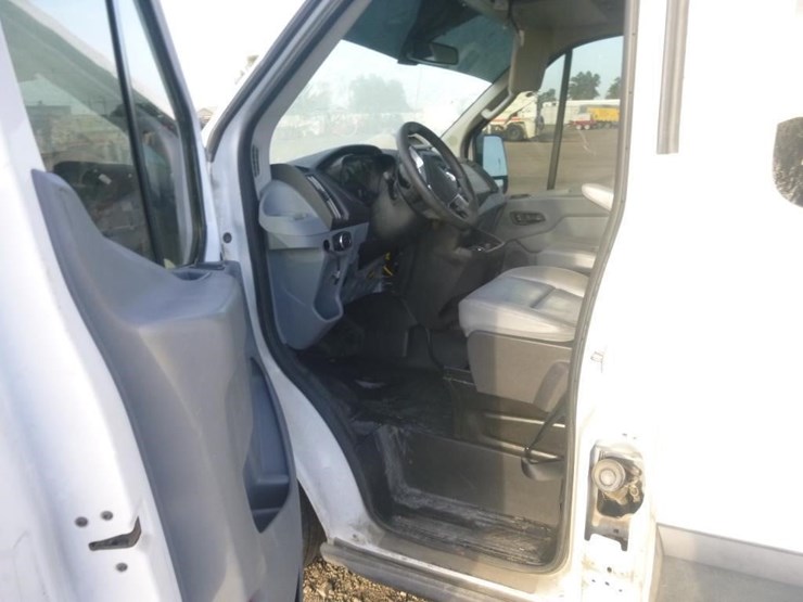 2019-ford-transit-image-8