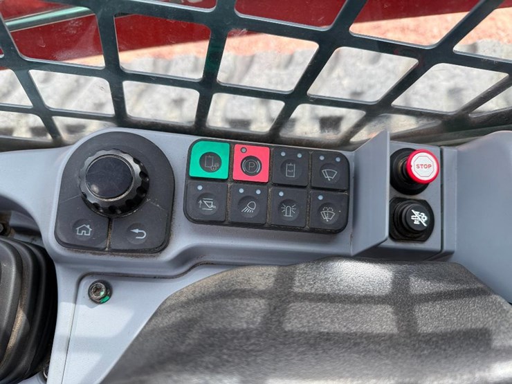 2024-kubota-svl75-3-image-33