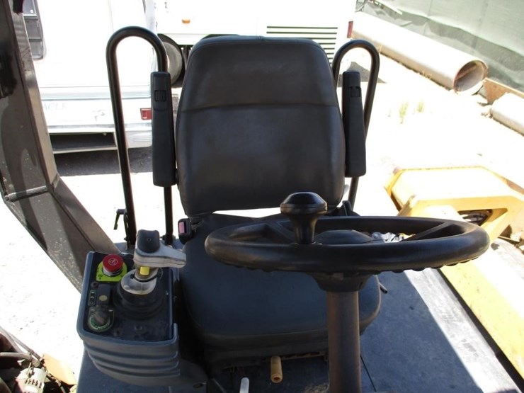 2012-caterpillar-cb54-image-7