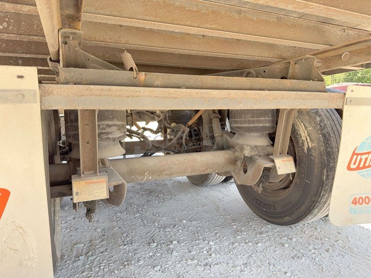 2014-utility-4000dx-image-22