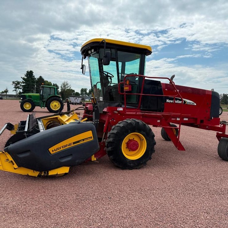 NEW HOLLAND HW305
