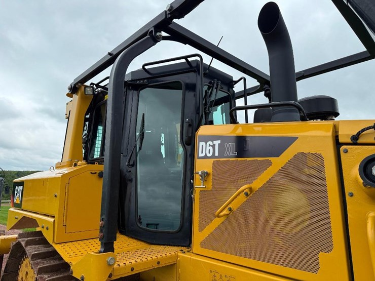 caterpillar-d6t-xl-image-25