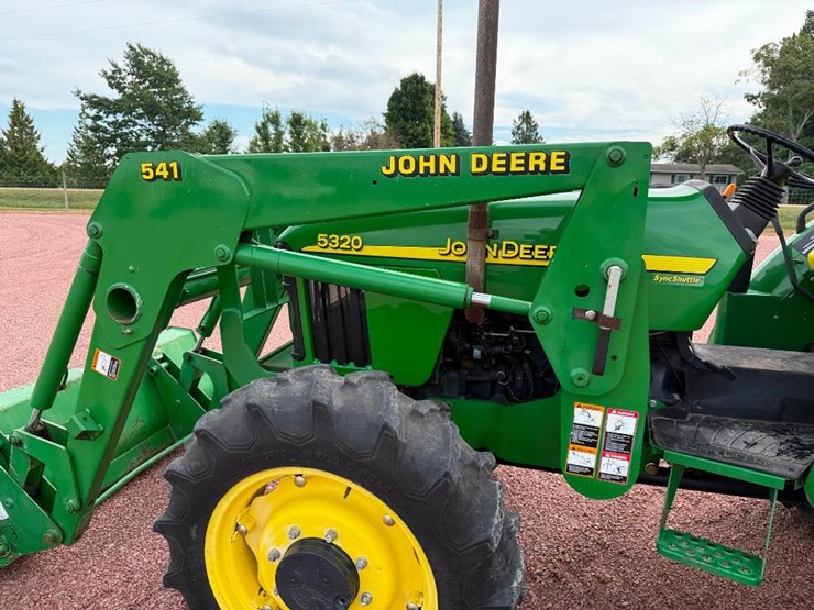 john-deere-5320-image-18
