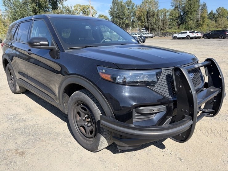 2021-ford-explorer-image-2