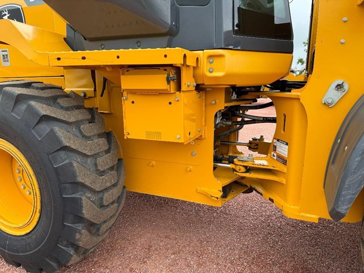 2019-deere-544l-image-52