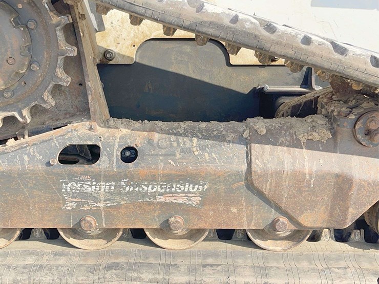 2019-bobcat-t870-image-16