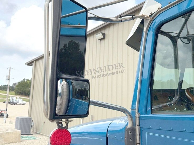 2007-peterbilt-386-image-94