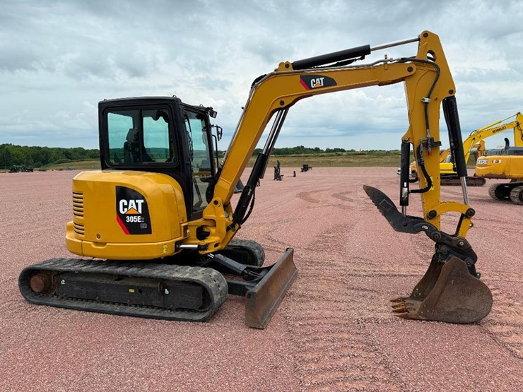 caterpillar-305e2-cr-image-2