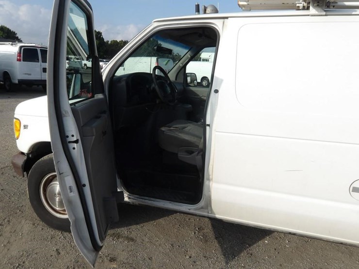 2002-ford-e350-image-14