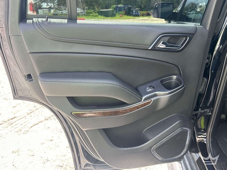 2018-chevrolet-tahoe-image-24
