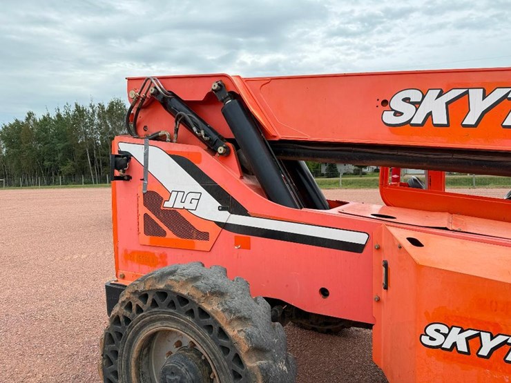 2015-sky-trak-8042-image-12