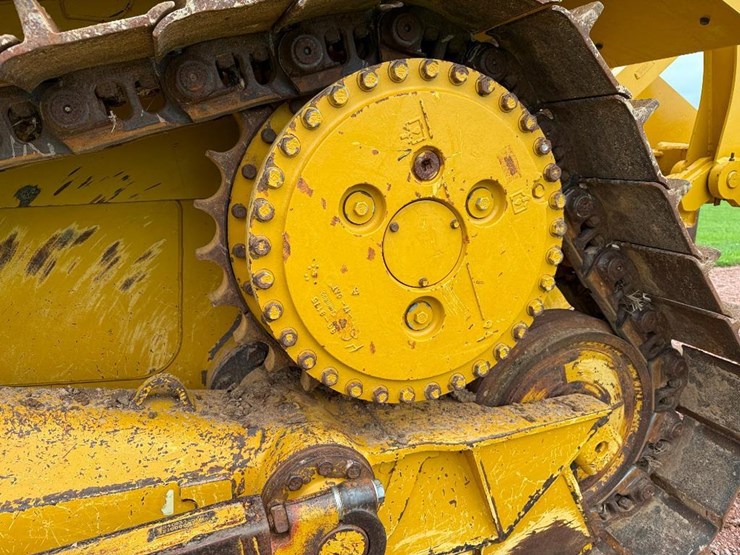 caterpillar-d6t-xl-image-12