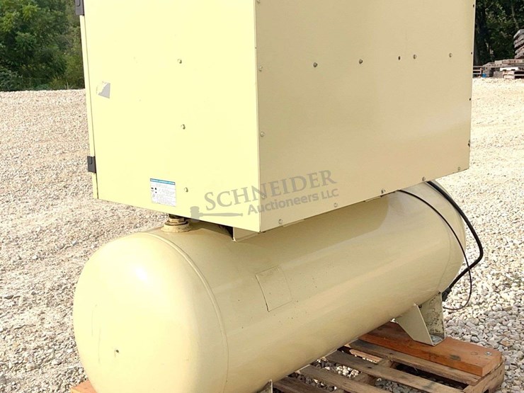 ingersoll-rand-120-gallon-air-compressor-image-6