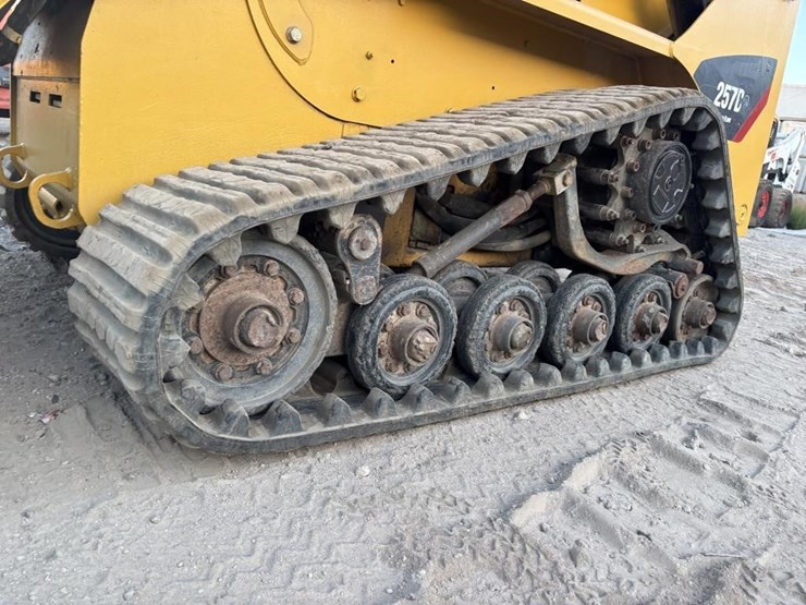 caterpillar-257b2-image-16