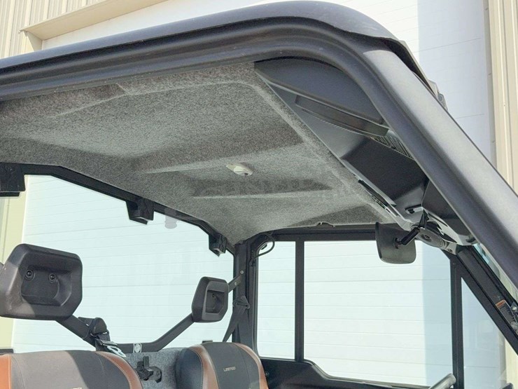 2023-can-am-hd10-defender-limited-4x4-utv-image-30