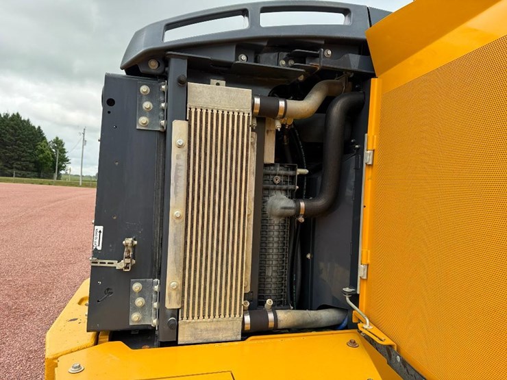 2019-deere-544l-image-35