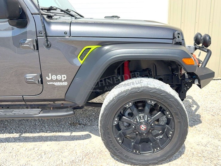 2018-jeep-wrangler-sport-image-17