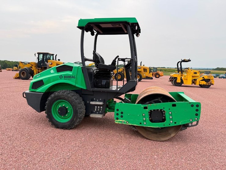 2019-bomag-bw145d-5-image-3