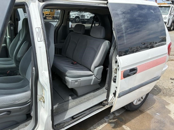 2005-dodge-grand-caravan-image-14