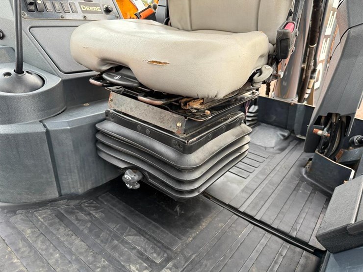 2019-deere-310sl-hl-image-56
