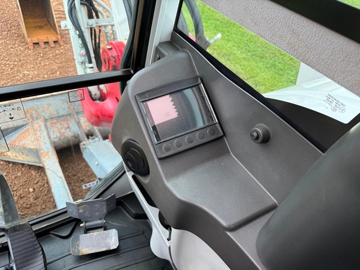 takeuchi-tb290-image-51