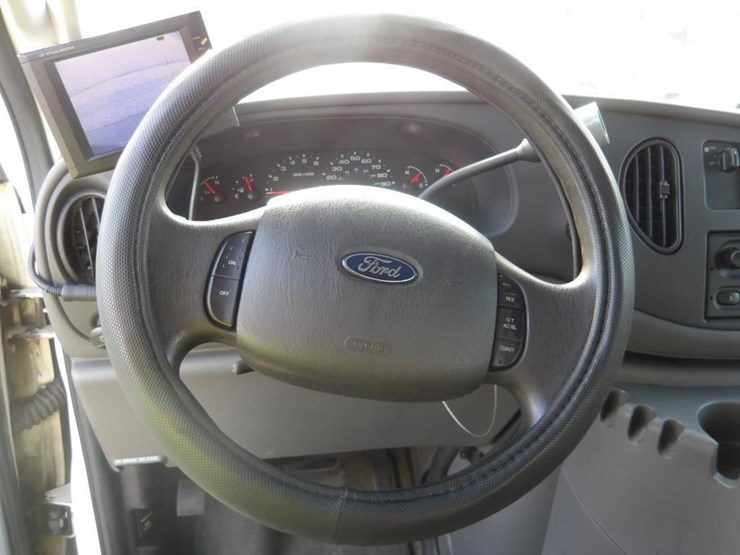 2005-ford-e350-image-13