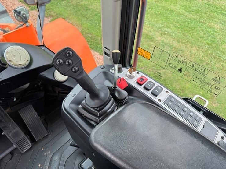 2017-doosan-dl250-5-image-52