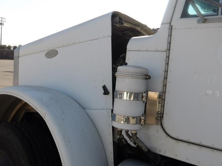 1997-peterbilt-379-image-11