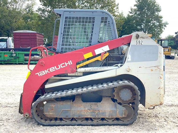 2012-takeuchi-tl10-image-4