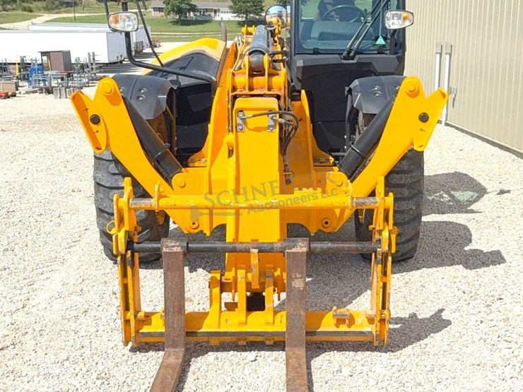 2019-jcb-540-140-image-12