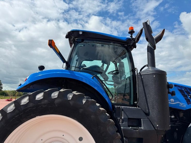 new-holland-t8.320-image-28