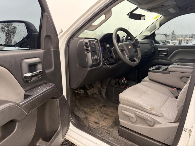 2015-chevrolet-2500-image-12
