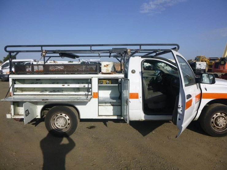 2005-dodge-ram-2500-image-17