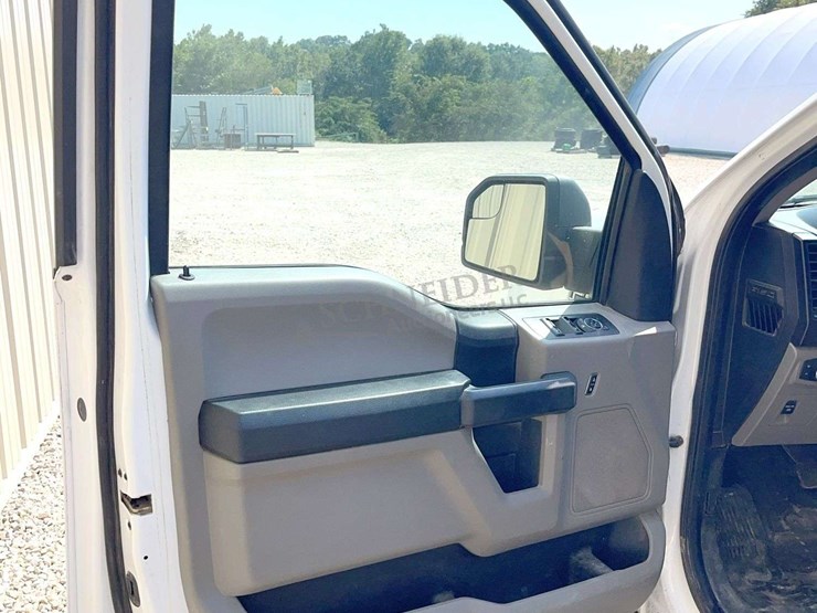 2017-ford-f150-image-31