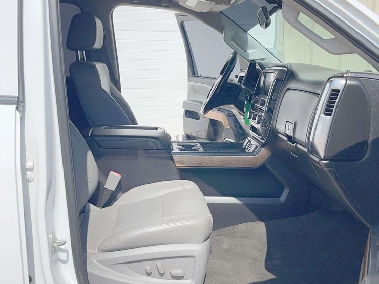 2015-chevrolet-2500hd-image-46