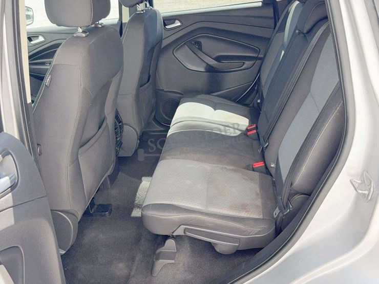 2017-ford-escape-se-image-42