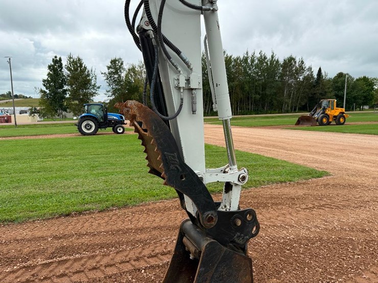 takeuchi-tb290-image-36