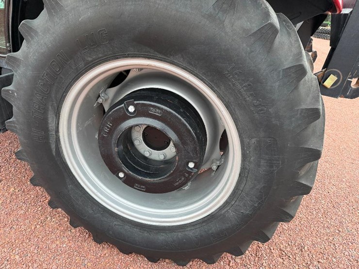 case-ih-farmall-70-image-7