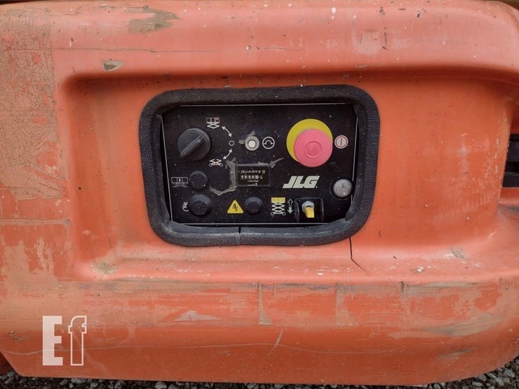 2010-jlg-4069le-image-20