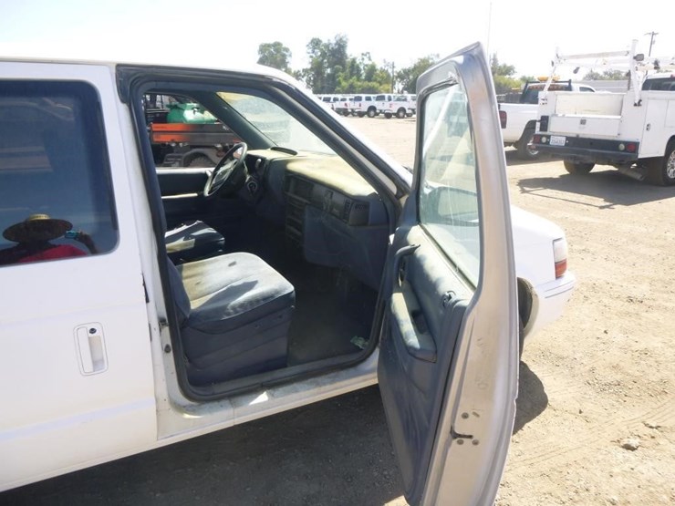 1993-dodge-caravan-image-9