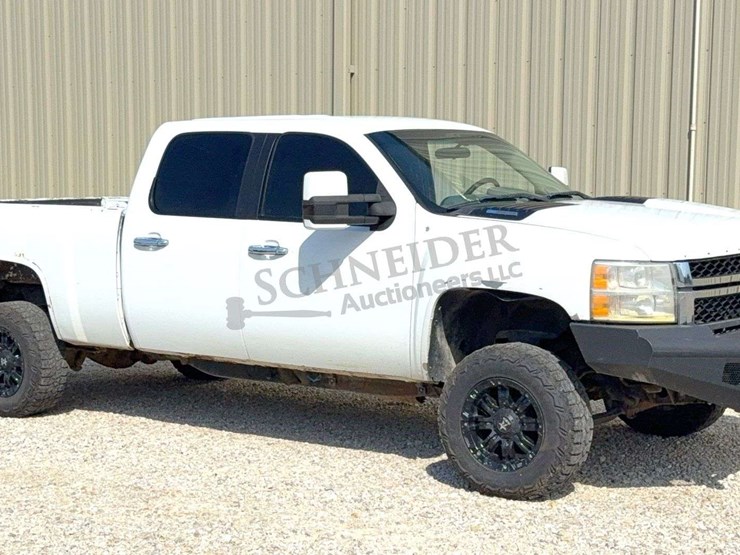 2011-chevrolet-2500hd-image-1