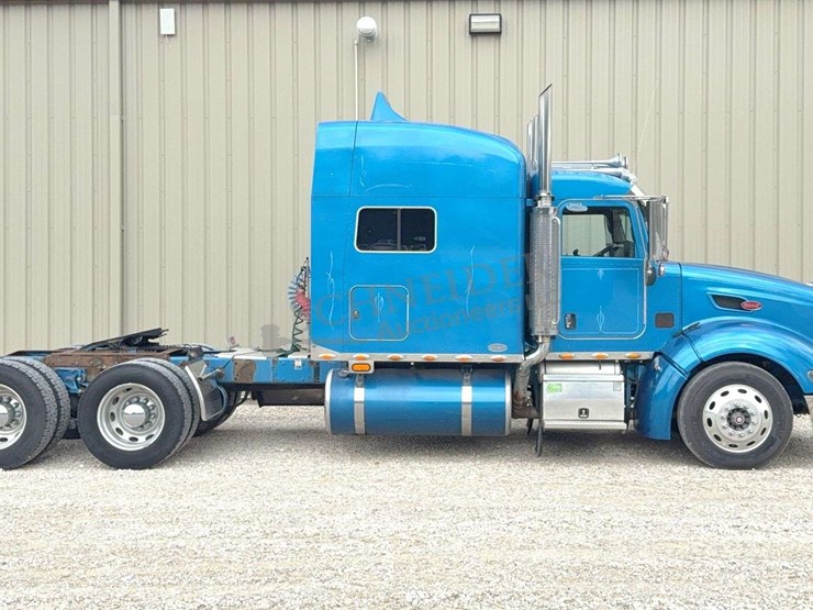 2007-peterbilt-386-image-3